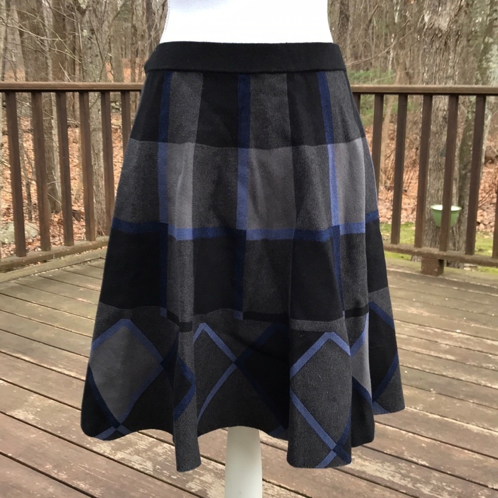 NWT! OLIVIA & GRACE grey combo flip Size M skirt